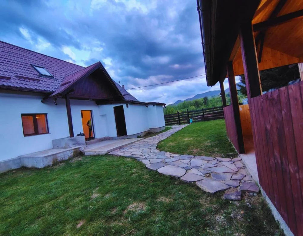 Poza 2 Pe un Picior de Plai - Cazare Măgura