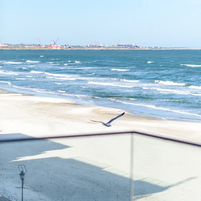 Azzurro Beachfront Frontal 2