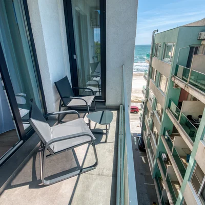 Azzurro Beachfront Lateral 4
