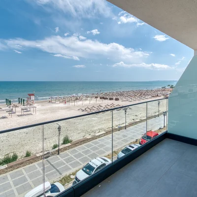 Azzurro Beachfront 214