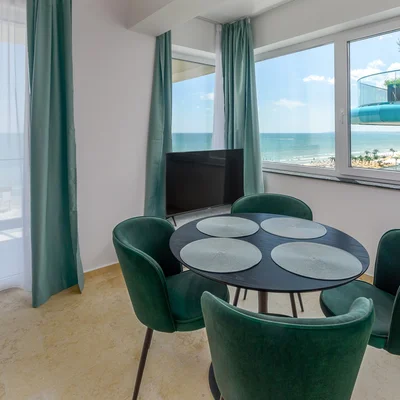 Azzurro Beachfront 225