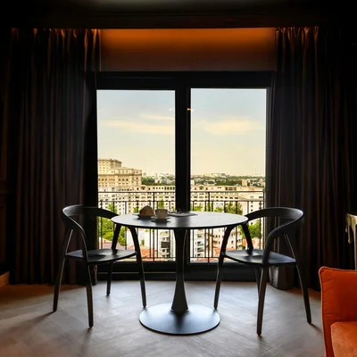 CHOCOLETTE - Sky Apartment with Parliament View