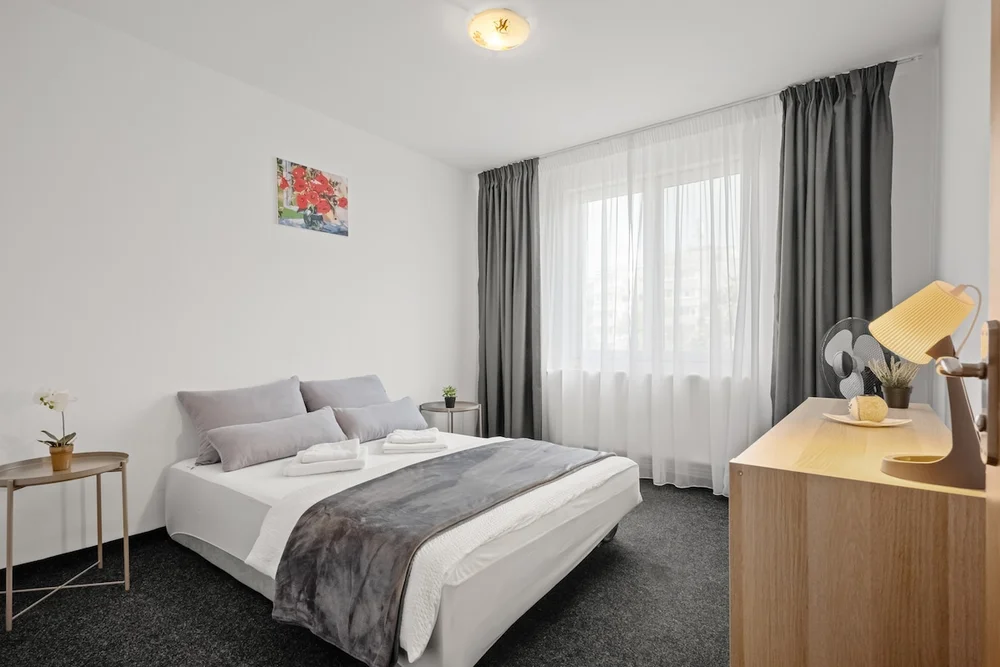 Poza 3 Central Cozy 3BR with Balcony & Free Parking - Cazare București