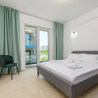 Azzurro Beachfront 202